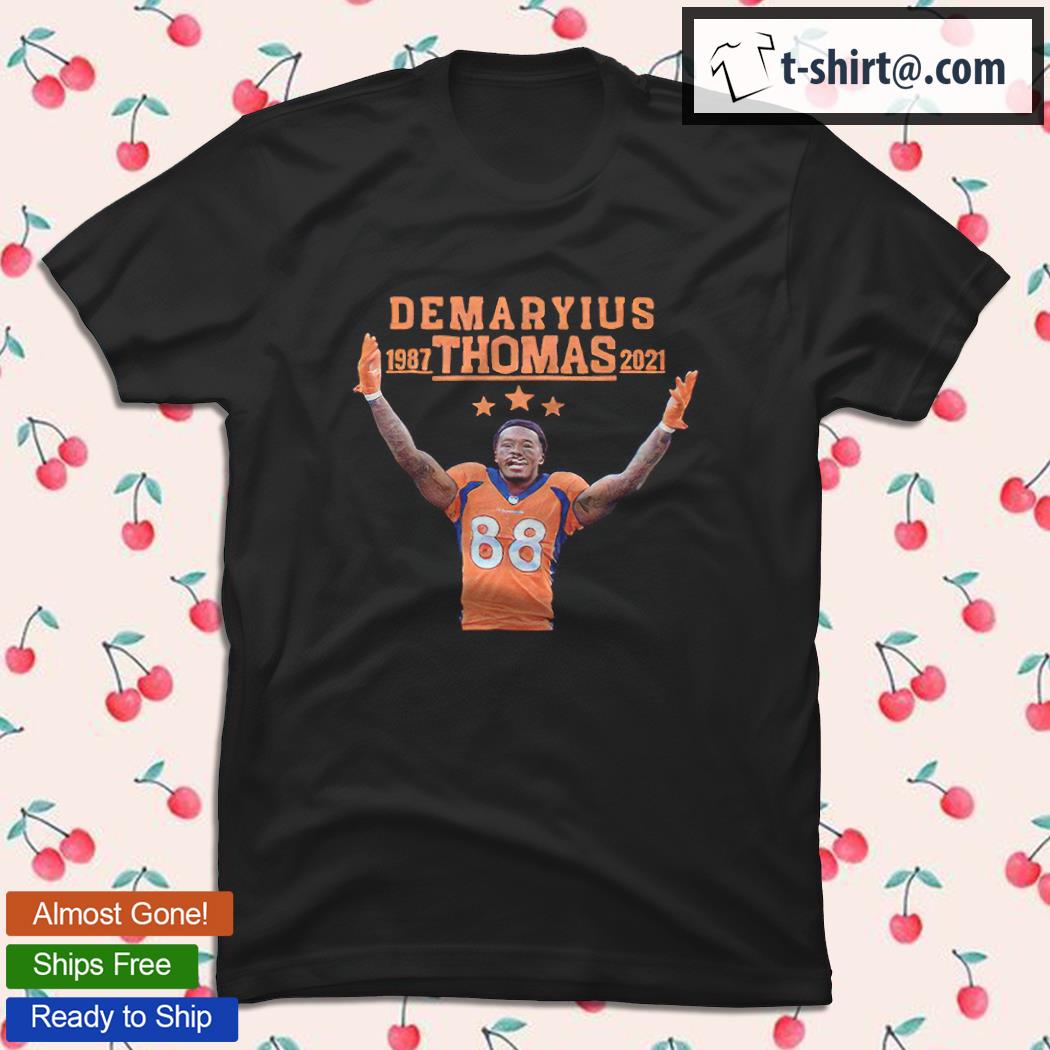 Demaryius Thomas 88 Denver Broncos 1987-2021 Signature Unisex T