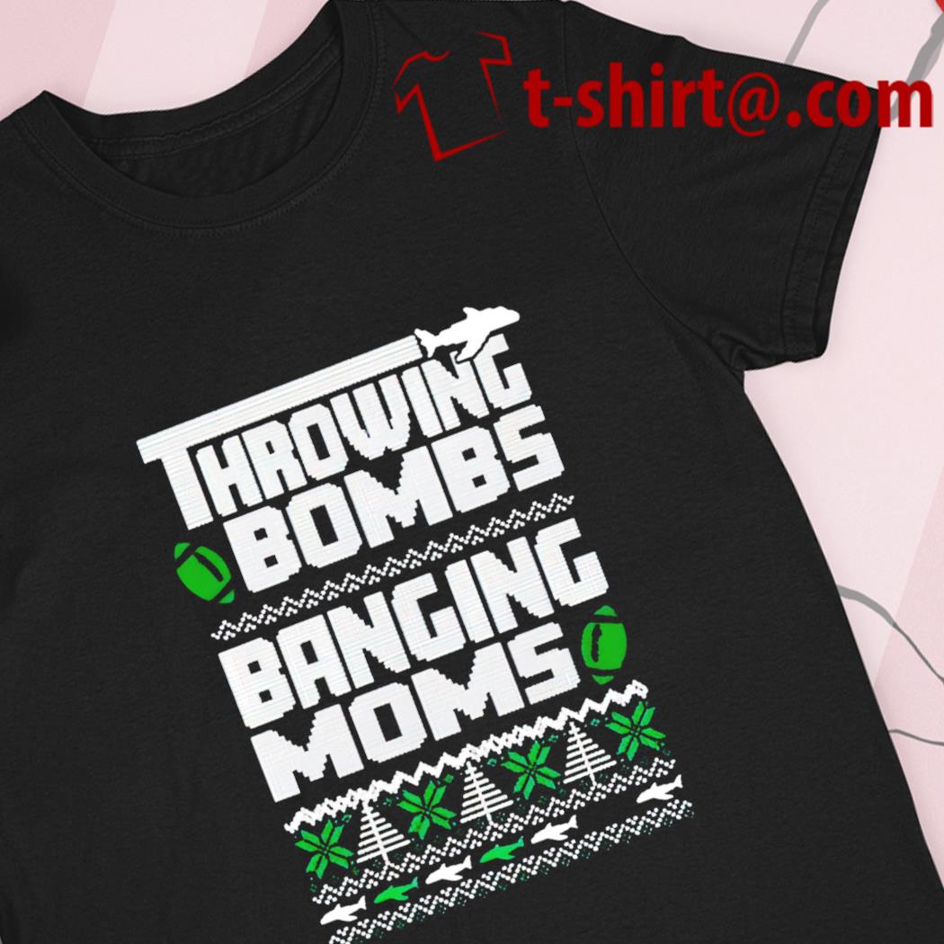 Ugly throwing bombs banging moms Merry Christmas 2022 T-shirt